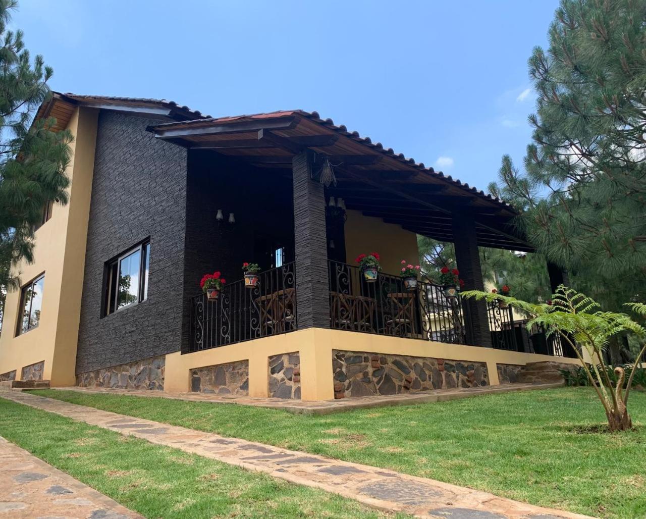 Cabana No.4 Puerta Del Bosque Mazamitla. 外观 照片